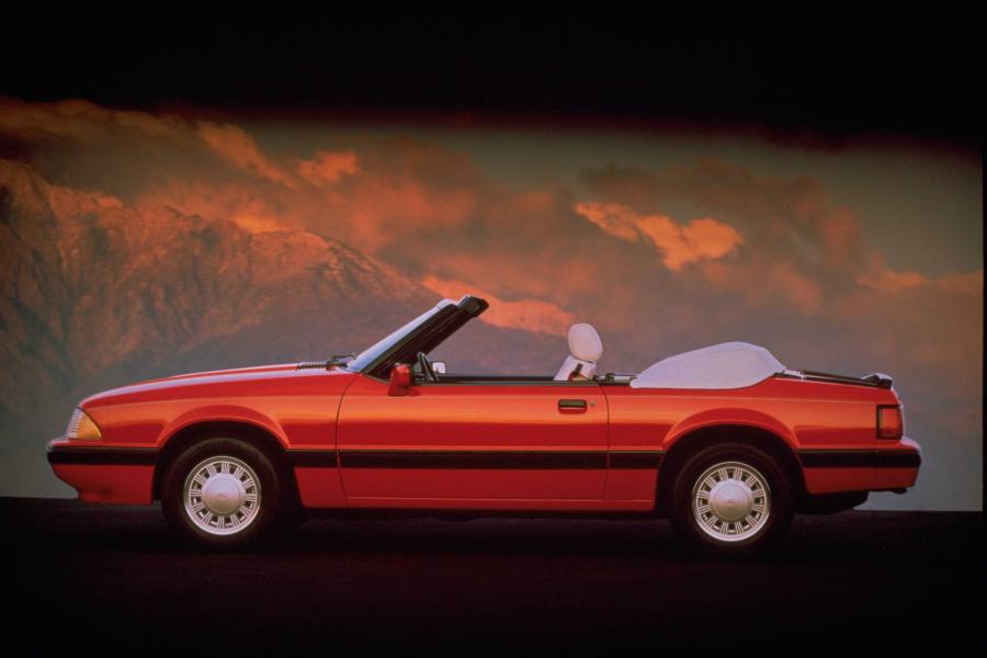  Ford Mustang 1987 года  (фото 8 из 13)